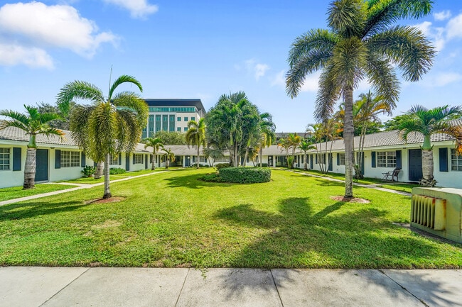 Building Photo - Centro Apartments - 3281 Coral Hills Dr.