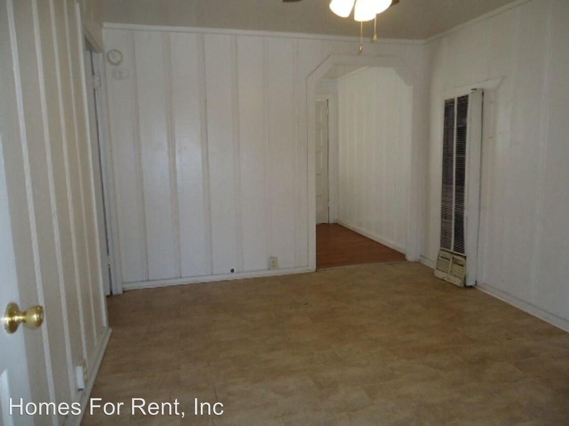 Primary Photo - 854 E River Ave