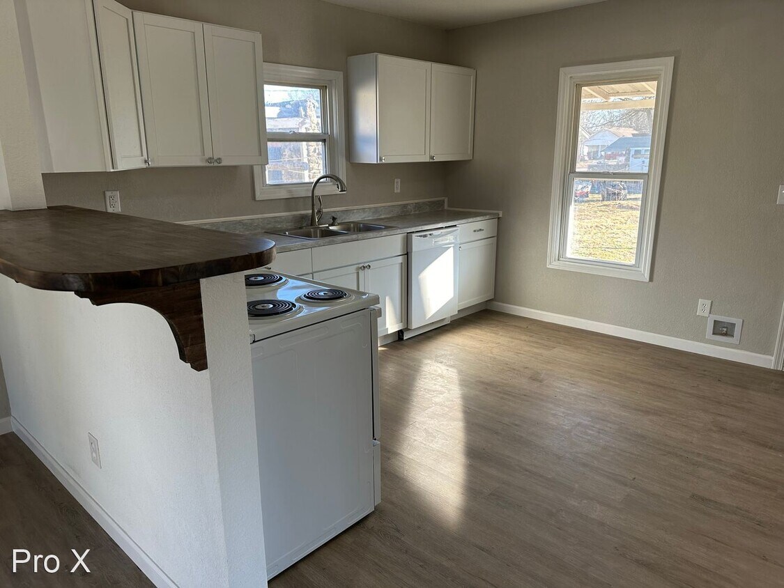 Foto principal - 3 br, 1 bath House - 1908 East Avenue
