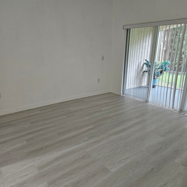 Foto del edificio - 1859 S Dovetail Dr