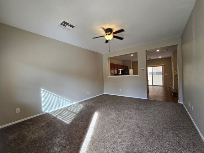 Building Photo - A Stunning 3 Bedroom Home in Henderson