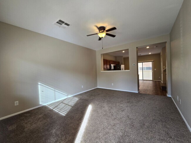 Foto del edificio - A Stunning 3 Bedroom Home in Henderson