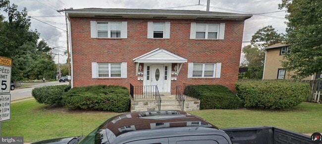 Building Photo - 1 E Rodgers St