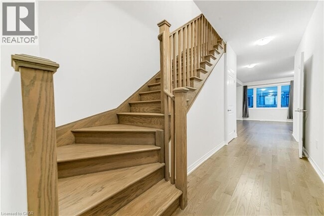 Building Photo - 29 Blacklock St