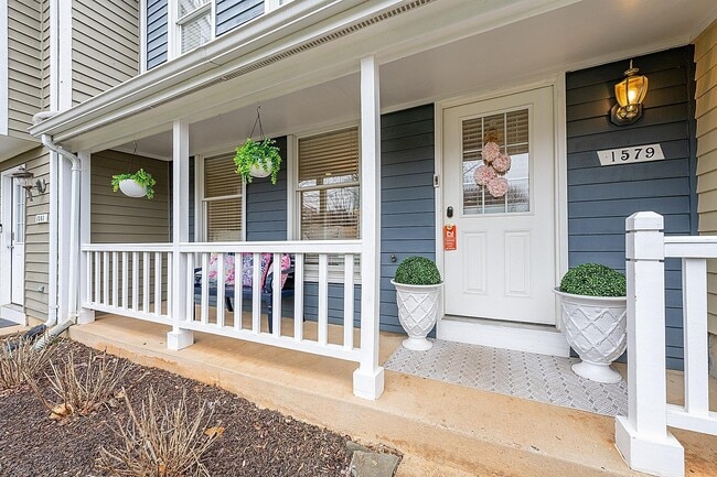 Building Photo - 1579 Poplar Grove Dr