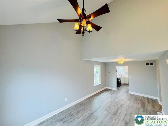 Building Photo - 2274 Briarwood Dr