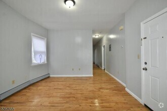 Building Photo - 659 S 17th St