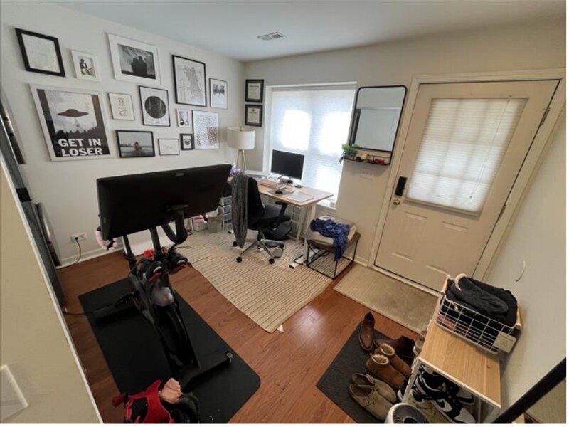 Foto principal - 3255 N Bay Ct