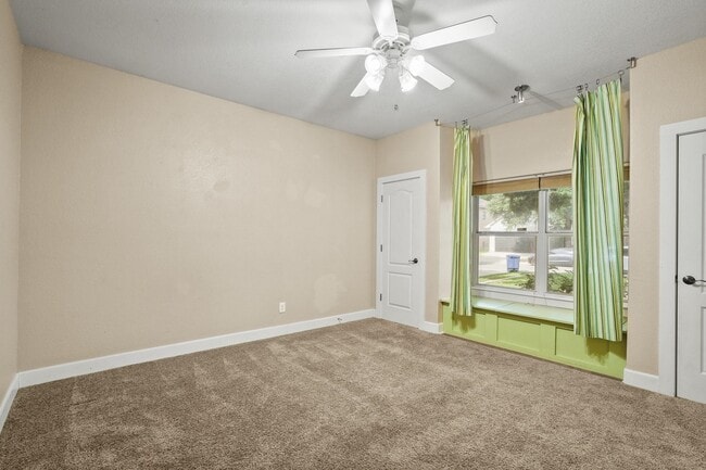 Building Photo - 7114 Bethencourt