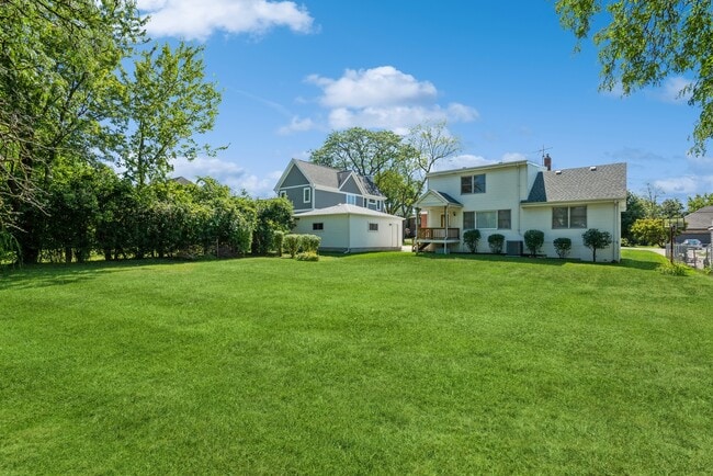 Building Photo - 15W244 Harvard St