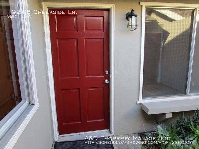 Foto del edificio - 19215 Creekside Ln