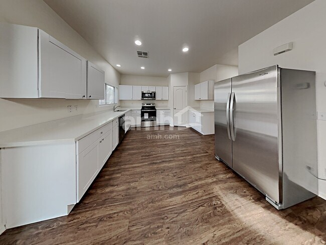 Foto del edificio - 6335 W Branham Ln