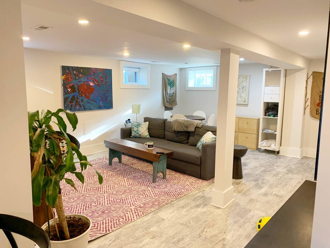 Foto principal - 4418 5th St NW