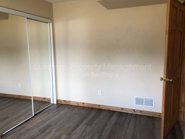 Foto del edificio - 1126-1128 Greenwood Ave