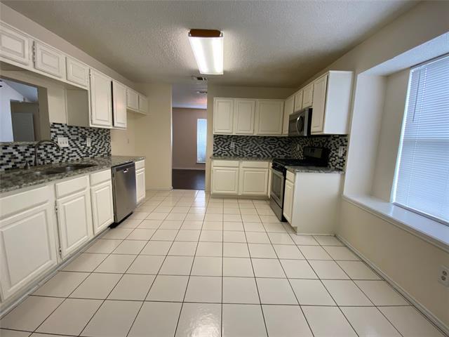 Foto del edificio - 7012 Escondido Dr