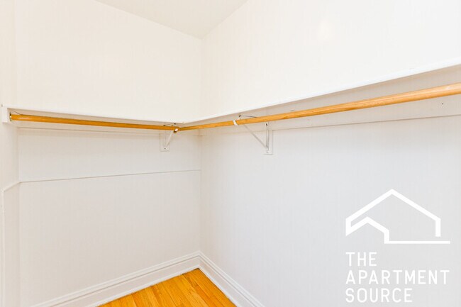 Foto del edificio - 7542 Adams St