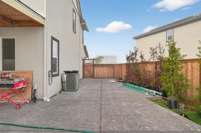 Building Photo - 1124 Sanfilippo Pl