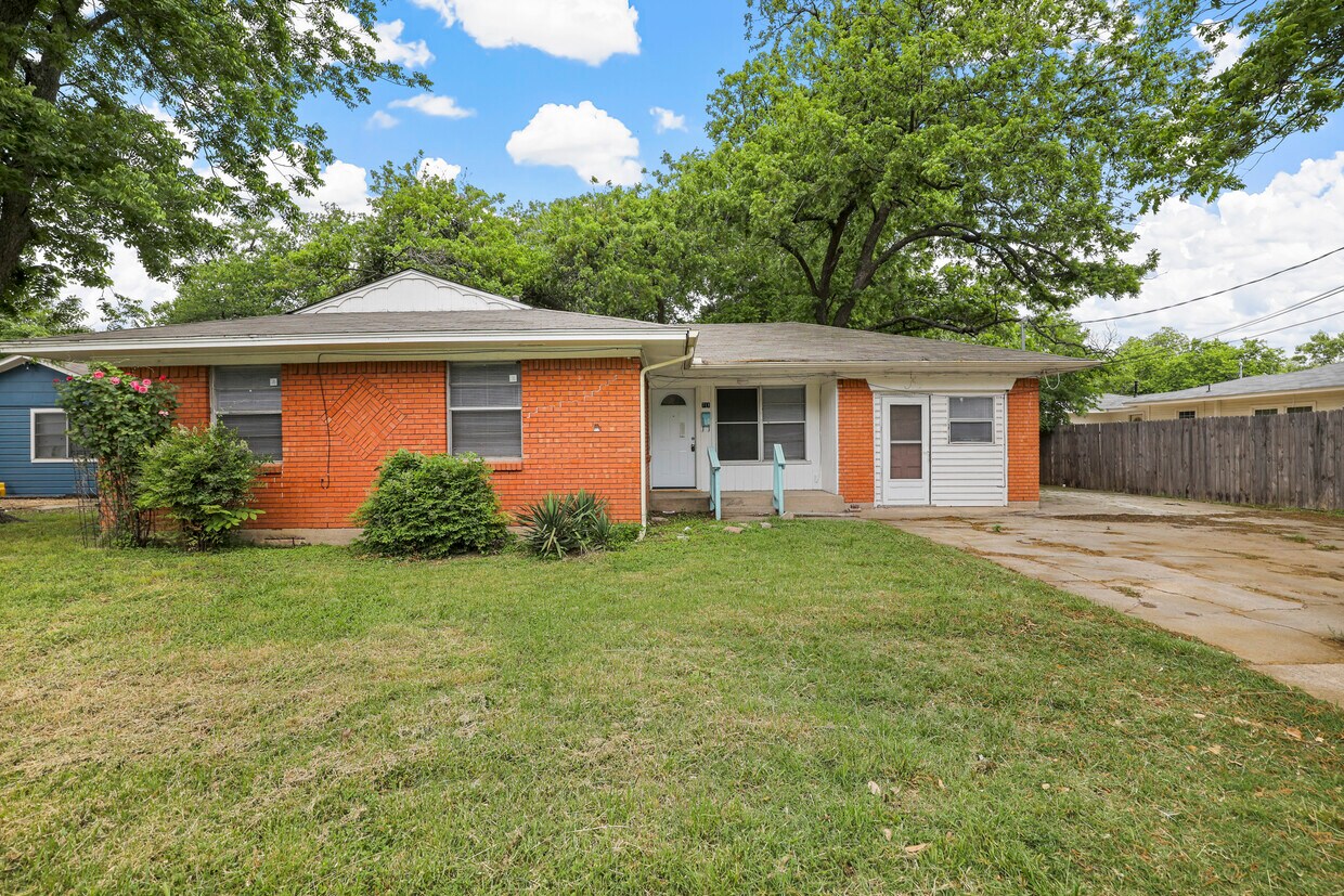 Primary Photo - 711 N Carroll Blvd