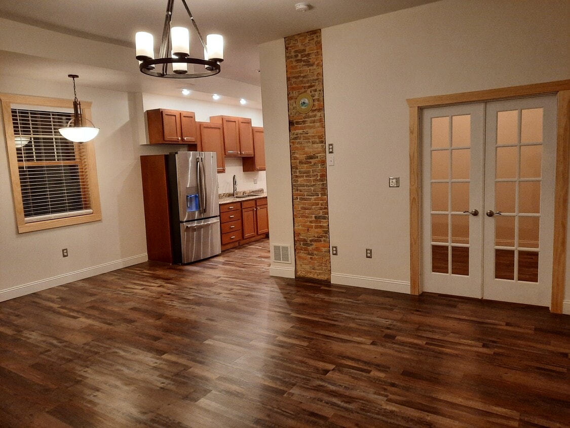 247 Main St Unit LUXURY APT D, Clarion, PA 16214 Apartments in