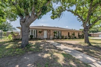 Building Photo - 2863 Hitson Ln