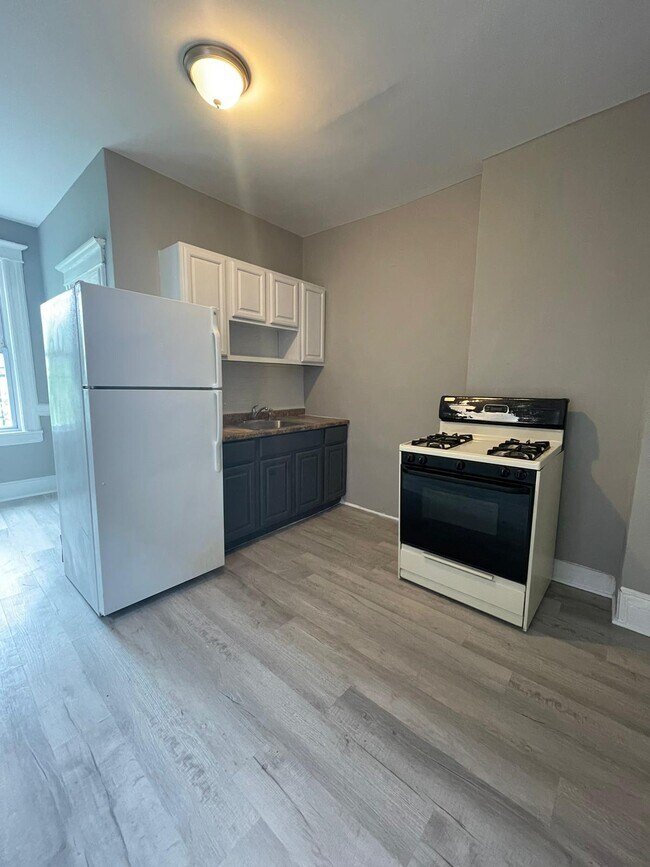 167 Clendenny Ave 3L - 169 Clendenny Ave