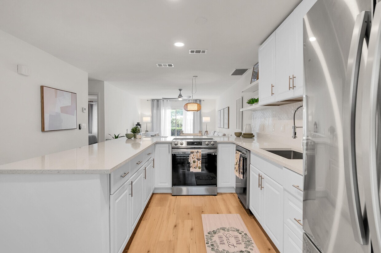 Foto principal - 8799 Bella Vista Dr