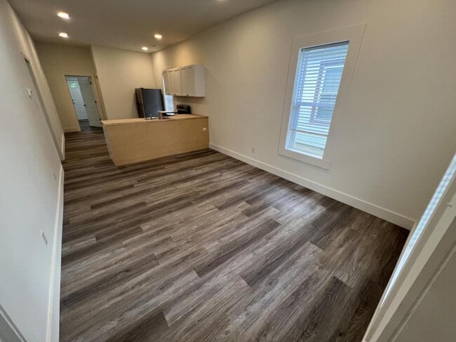 Photo - 658 Elm Tree Ln House