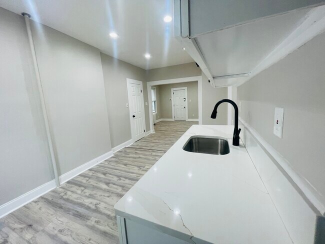 Foto del edificio - 289 Elmwood Ave