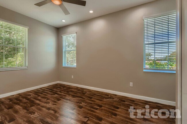 Foto del edificio - 8118 N Coolidge Ave