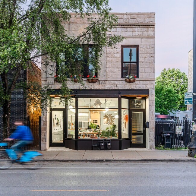 Building Photo - 3231 W Armitage Ave