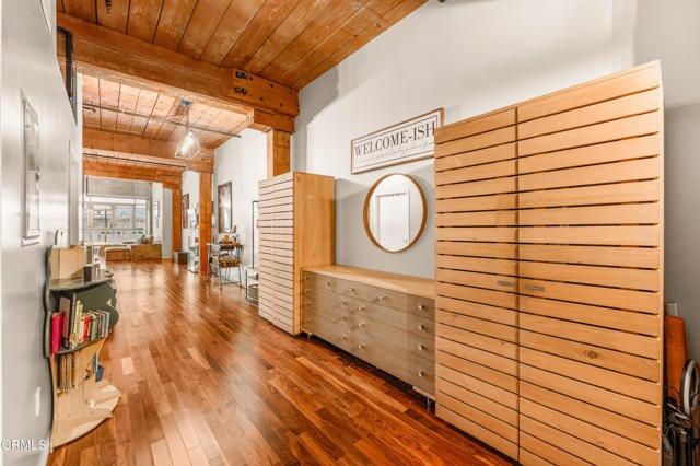 Foto del edificio - 530 S Hewitt St