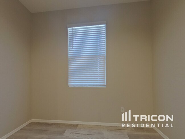 Foto del edificio - 31062 W Mulberry Dr