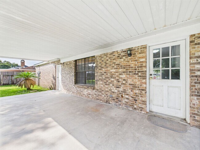 Foto del edificio - 4 bed / 2 bath Nestled in the vibrant hear...