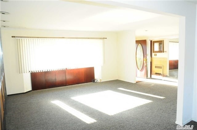 Building Photo - 27 Pickwick Dr W