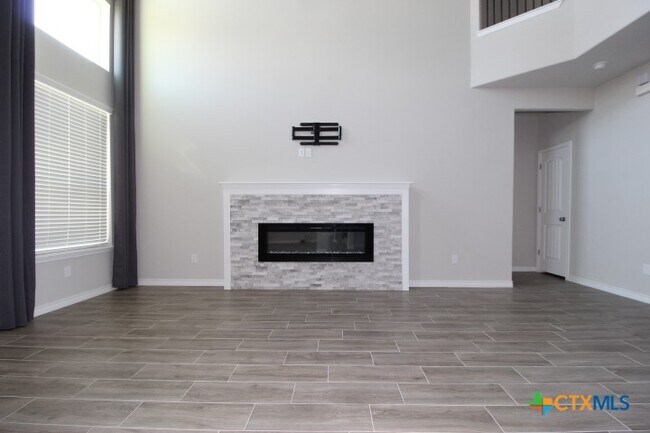 Building Photo - 6307 Verde Dr