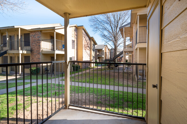 Building Photo - Azlewood Apartments