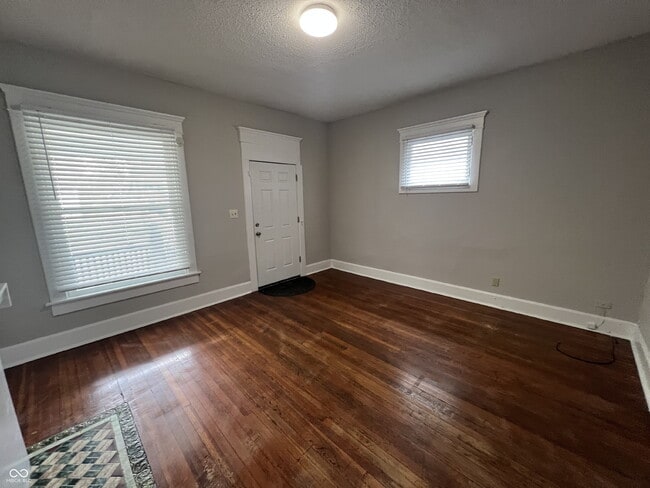 Building Photo - 826 N Beville Ave