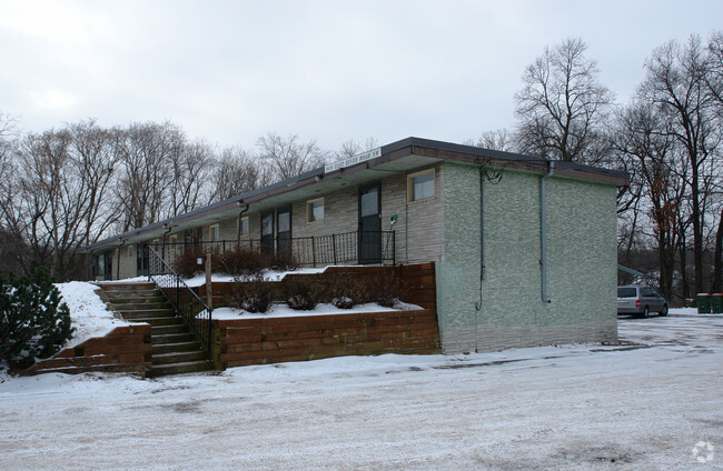 Building Photo - 9838 E River Rd NW