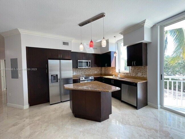 Building Photo - 1755 E Hallandale Beach Blvd