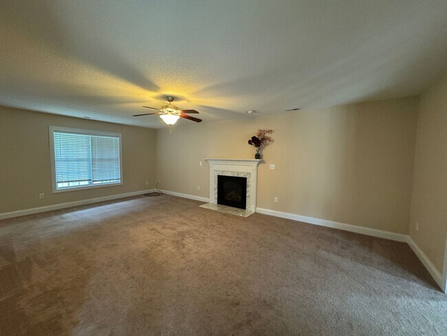 Building Photo - Carolina Lakes!!!!