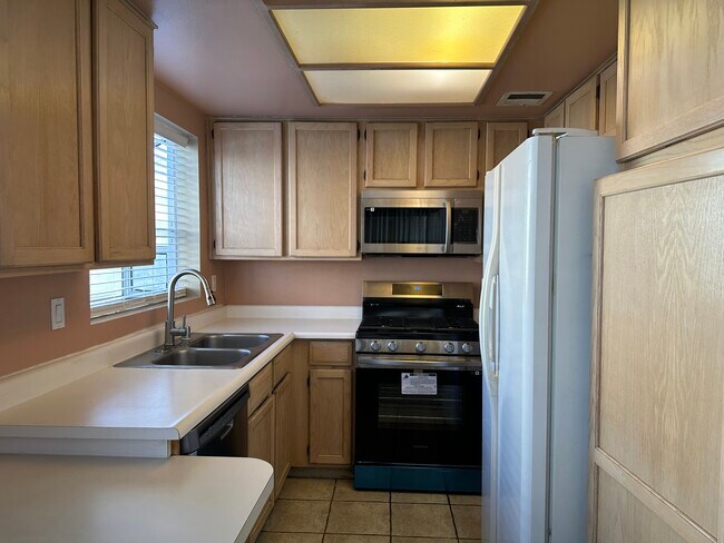 Building Photo - 19820 Sandpiper Pl