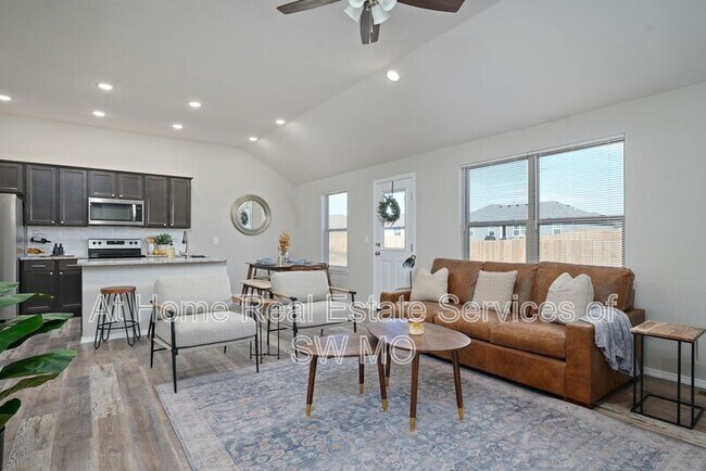Foto del edificio - 223 Hickory Hills St