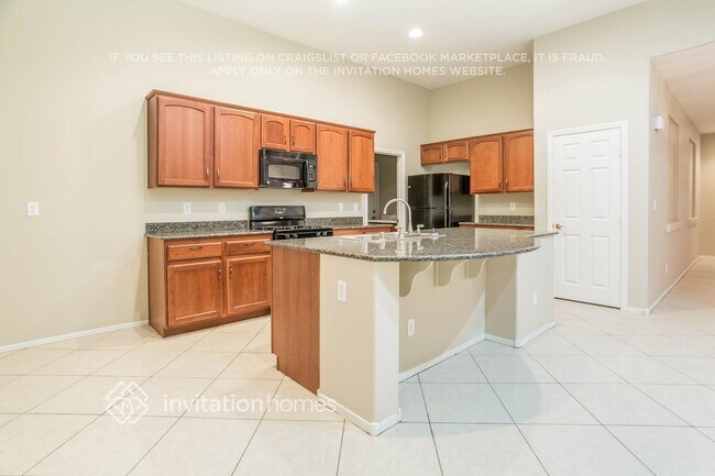 Foto del edificio - 8025 Glacier Falls St