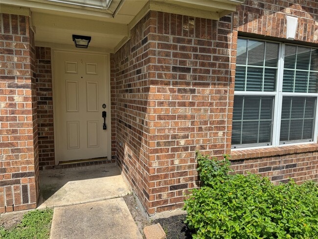 Building Photo - 15807 Kings Cypress Ln