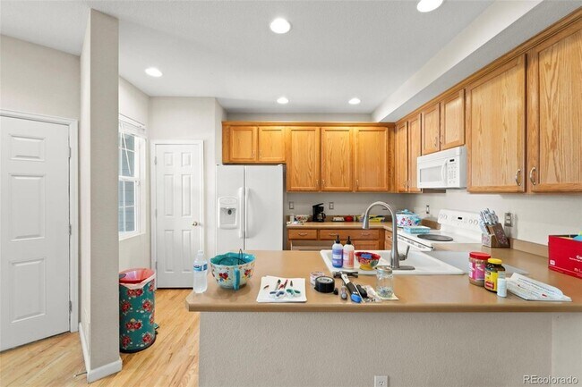Foto del edificio - 5521 Cross Creek Dr
