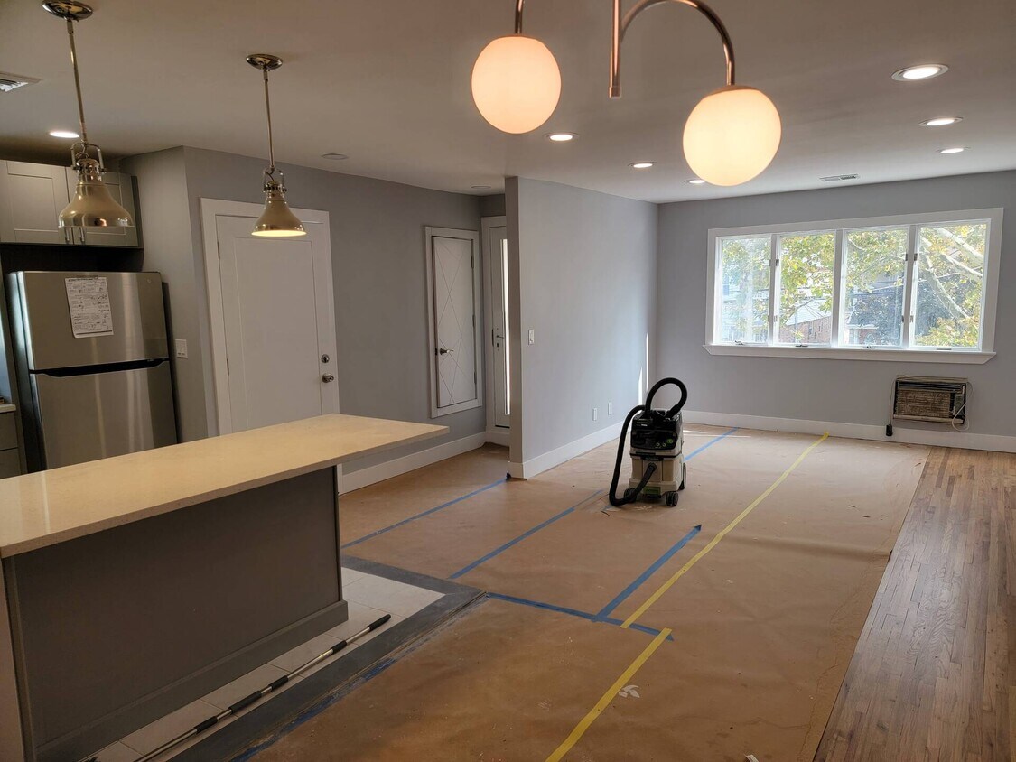 Building Photo - 2700 E 64th St