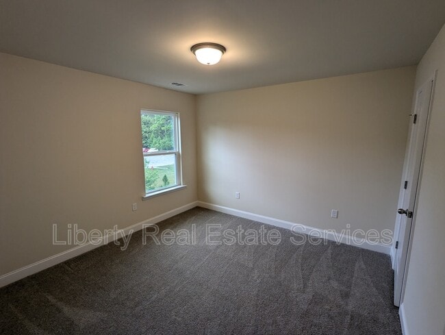 Building Photo - 732 Mill Creek Cir