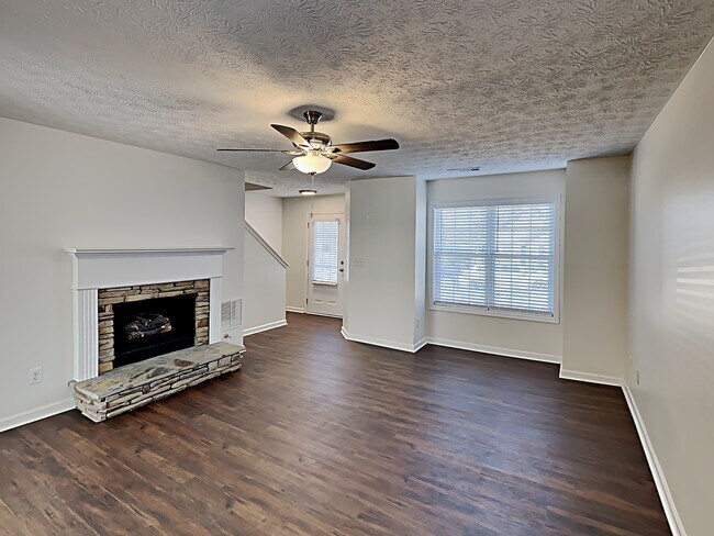 Building Photo - 3001 Heatherbrook Trace