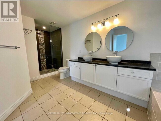 Photo du bâtiment - 1649 Sherbrook Dr