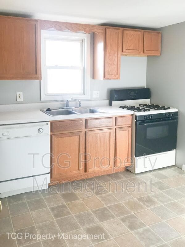 Building Photo - 211 Linwood Ave